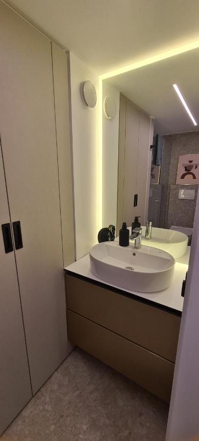 Stay In Kaunas & Radio City - Free Parking Esterno foto